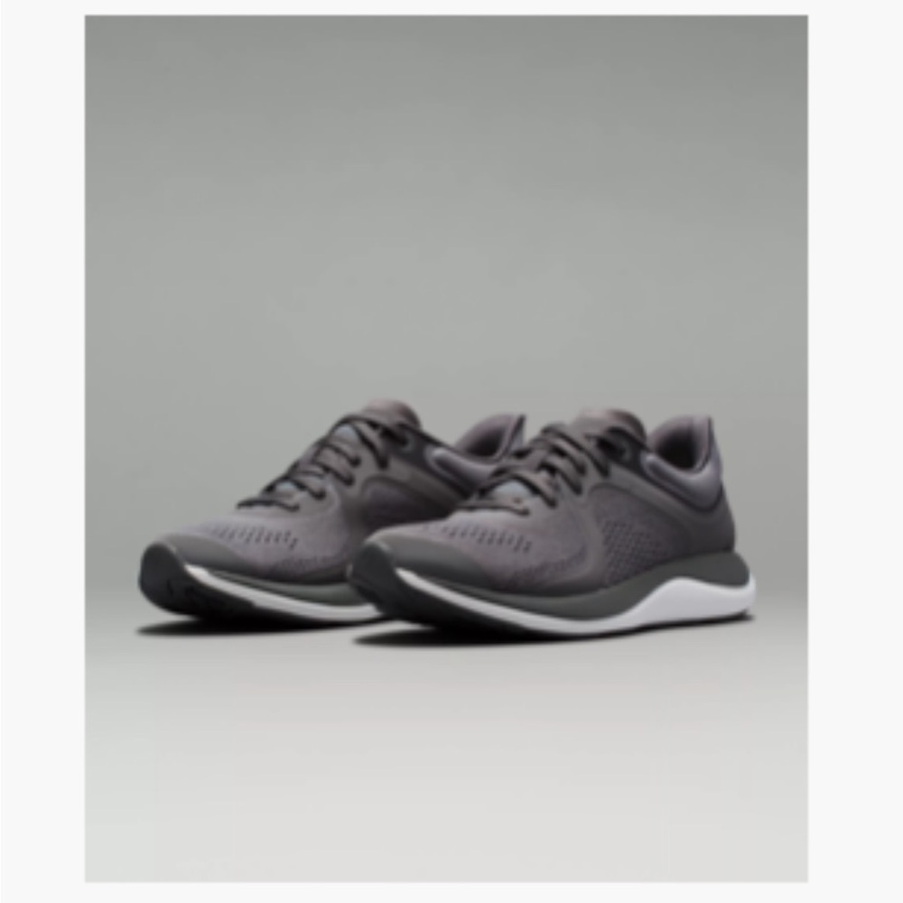 Lululemon ChargeFeel Workout Low Sneakers 

Size 8 

Color Asphalt Gray